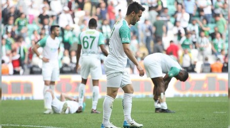 Tarihte ilk kez "şampiyon" küme düştü