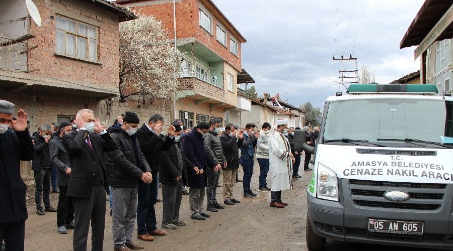 Tedavi i�in bebe�i sezaryenle al�nan korona hastas� anne kurtar�lamad�