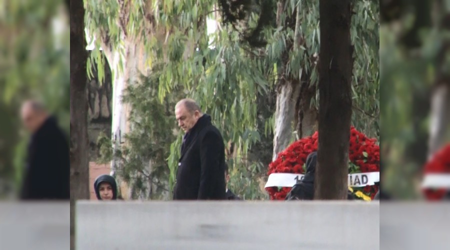 Terim, babas�n�n mezar�nda