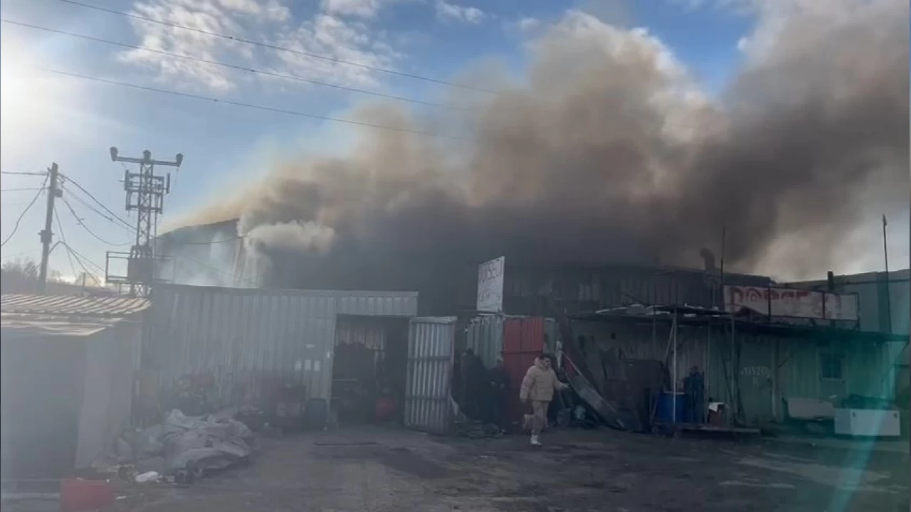 T�r Park�'ndaki i�letmede ��kan yang�n kontrol alt�na al�nd�