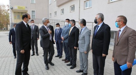 TÜBİTAK yarışmasında Türkiye birincisi öğrenciler ödüllendirildi