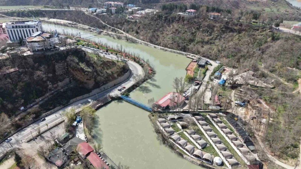 Tunceli'de nehirde cesedi bulunan kad�n�n kimli�i tespit edildi
