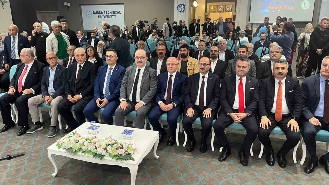 T�rk D�nyas� Bilim �d�lleri