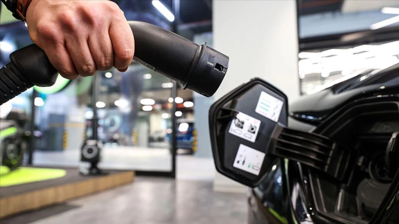 Türkiye'de elektrikli araç şarj soket sayısı 12 bini geçti