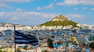 T�rkler, Yunanistan'�n en b�y�k ikinci m��terisi