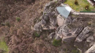 �niversite ��rencisi gen� k�z 80 metreden kendini bo�lu�a b�rakt�