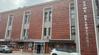 U�ak'�n E�me Belediyesine operasyon