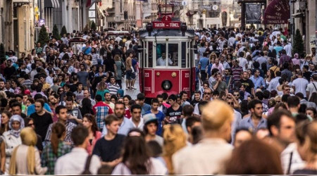 Uykusuz, üşengeç ve gerginiz