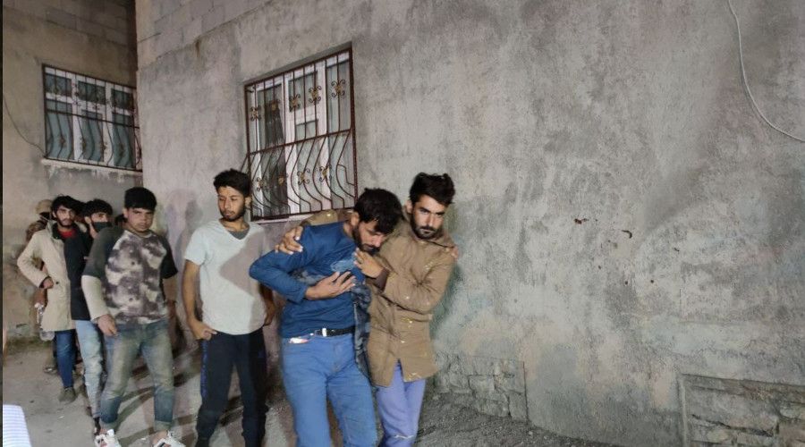 Van'da '�ok ev' operasyonu: 25 d�zensiz g��men ile 1 organizat�r yakaland�