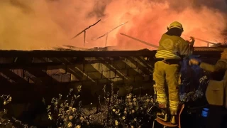 Yangın bir evi küle çevirdi
