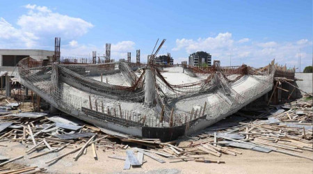 Yapımı devam eden Yöresel Ürünler Pazarı çöktü