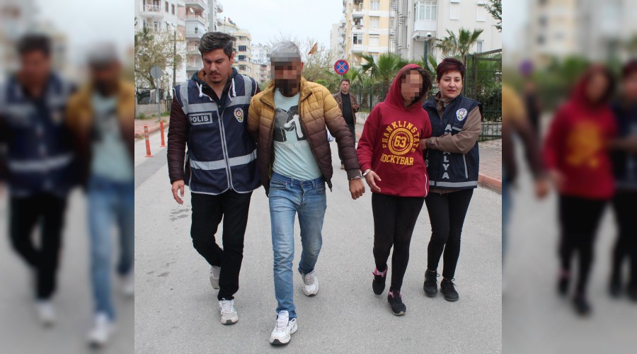 Yard�m bahanesiyle gasp yapt�lar