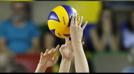 Yeşilyurt'a şampiyonluk için 2 set lazım