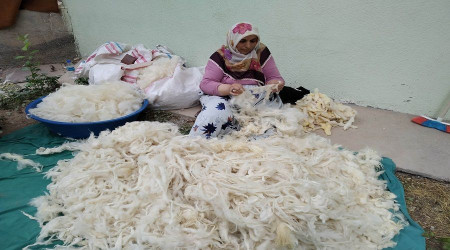 Yün yorgan ve yastıklar kara kışa böyle hazırlandı