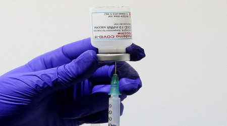 Yunanistan'da 7 bin sağlık çalışanı görevden uzaklaştırıldı