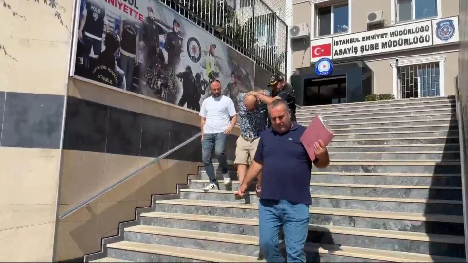 Zeytinburnu'nda ara�tan 9 bin 245 avro �al�p ka�an ��pheli yakaland�