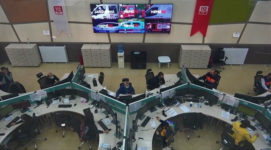 112 Acil Çağrı Merkezi'ni arayıp bu soruları soranlar da var!
