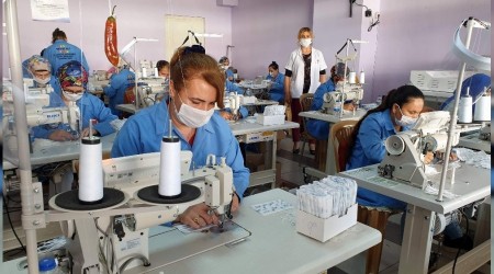 162 bin maske, 6 ton dezenfektan ürettiler