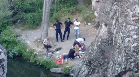 17 yaşındaki çocuk serinlemek için girdiği suda boğuldu