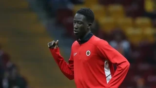 18'lik Diabate ayr�l��a haz�rlan�yor