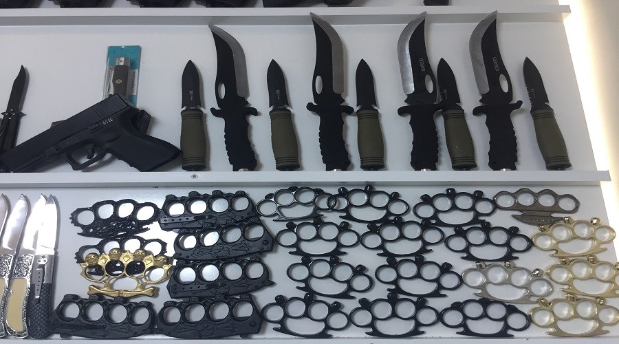 20 bin bıçak, muşta, kılıç, kama ele geçirildi