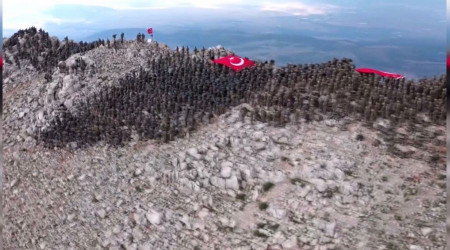 3 bin komando, şehitler için Davraz Dağı'na tırmandı