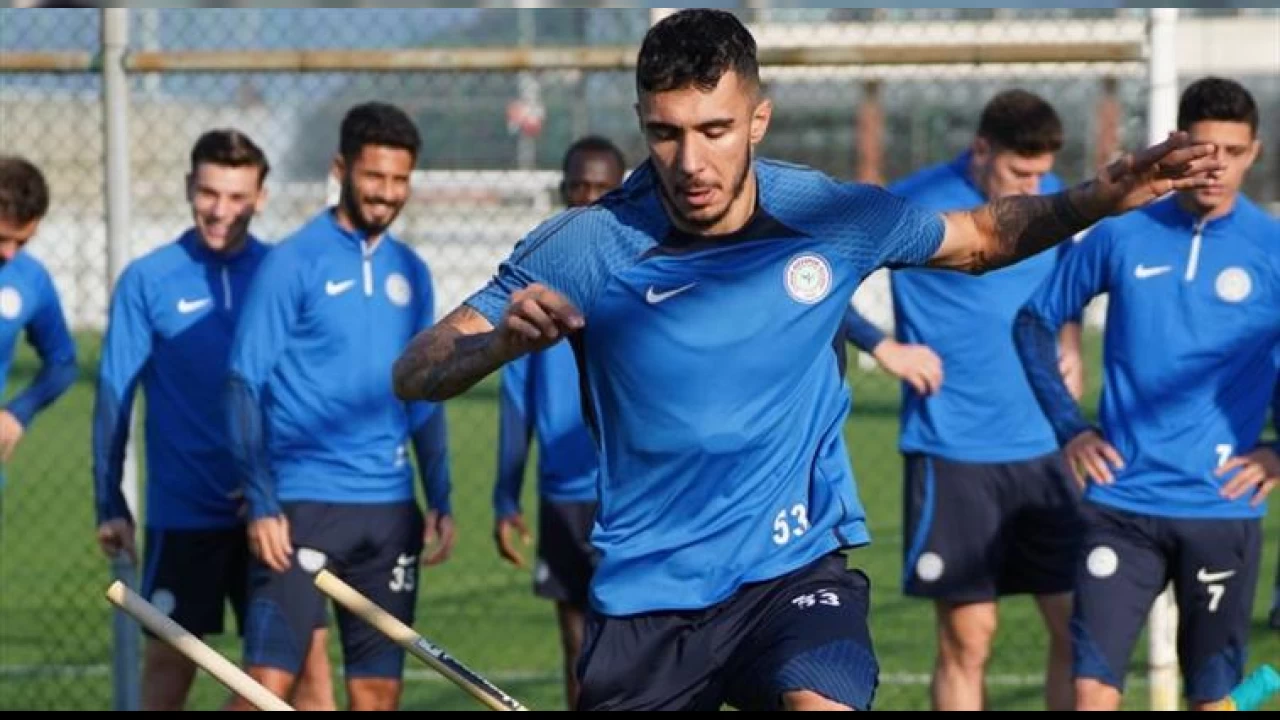 5 milli futbolcu idmana ��kmad�