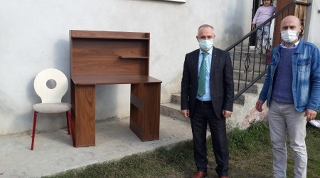 532 öğrenciye çalışma masası