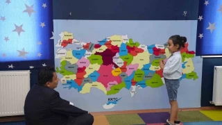 6 yaşında tarih dersi verdi