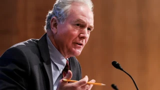 ABD'li Senatör Van Hollen'dan ülkesinin Orta Doğu'ya yeni uçak gemisi gönderme kararına tepki