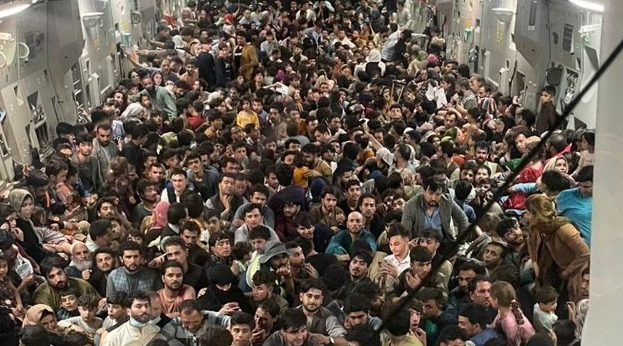 ABD'ye ait 150 ki�ilik u�akla Afganistan'dan ayr�lan 640 Afgan Uganda'da!