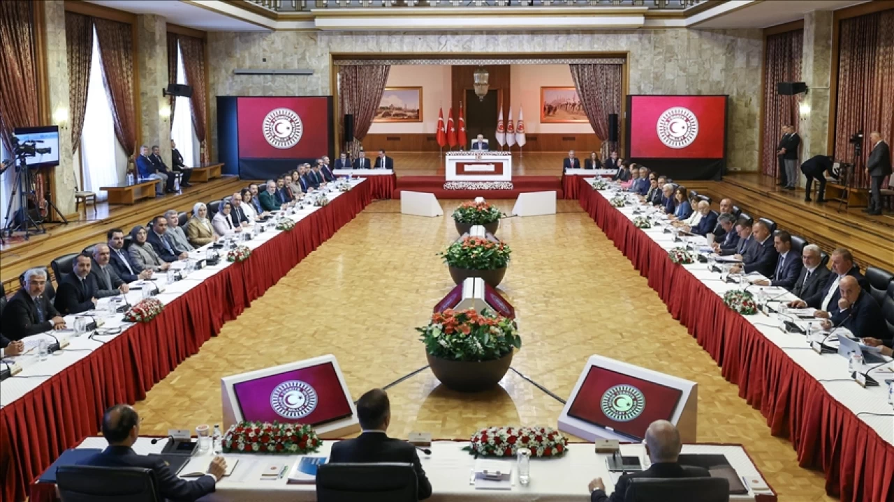 Açılım komisyonu sendikaları dinledi
