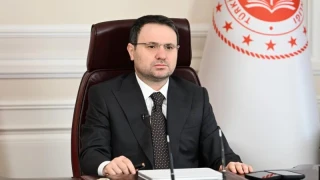  Adalet Bakan� Ak�n G�rlek, 2026 y�l�nda hakim ve savc�lara y�nelik olarak y�r�t�len disiplin soru�turmalar�n�n detaylar�n� payla�t�. Bakan G�rlek'in verdi�i bilgilere g�re, 2026'da 84 hakim ve savc� meslekten ihra� edildi