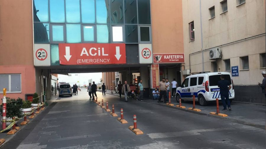 Aileler �at��t�: 3 �l�,  4 yaral�