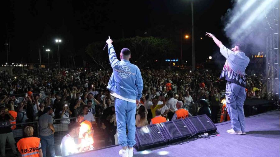 Akdeniz Rap Festivali'nde sanatçılar özel bireyler için sahne aldı