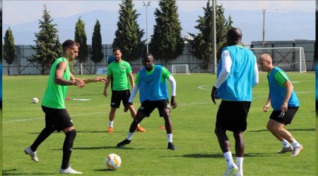 Akhisar'a ağır konuk