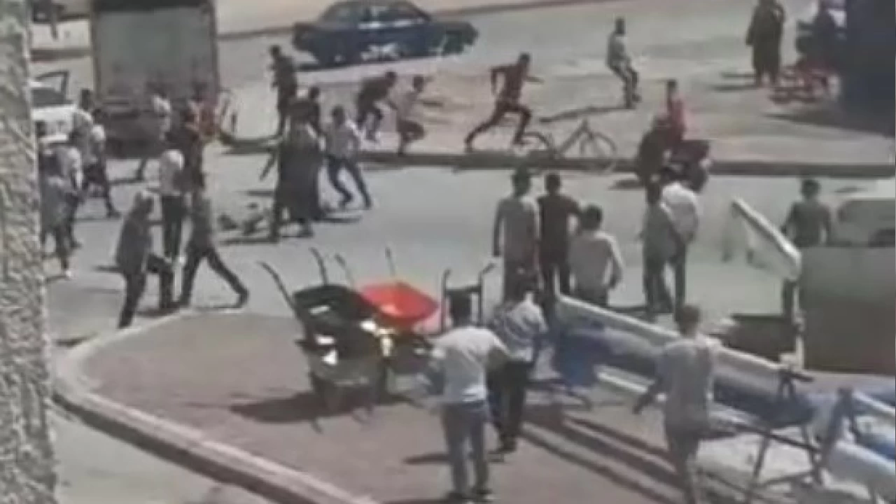 Aksaray'da taşlı sopalı kavga: 1'i ağır 4 yaralı
