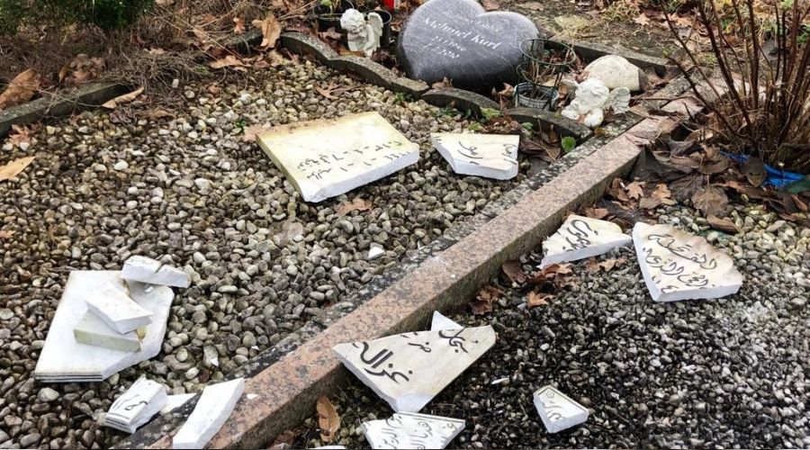 Almanya'da Müslüman mezarlığına saldırı