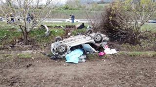 Amasya'da takla atan otomobil tarlaya uçtu