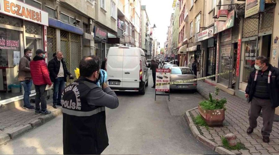 Amb�lans sesini duyunca b��aklayan da b��aklanan da ka�t�