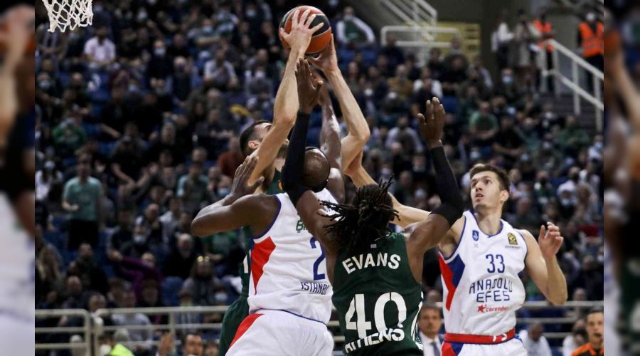 Anadolu Efes Yunanistan'da dağıldı