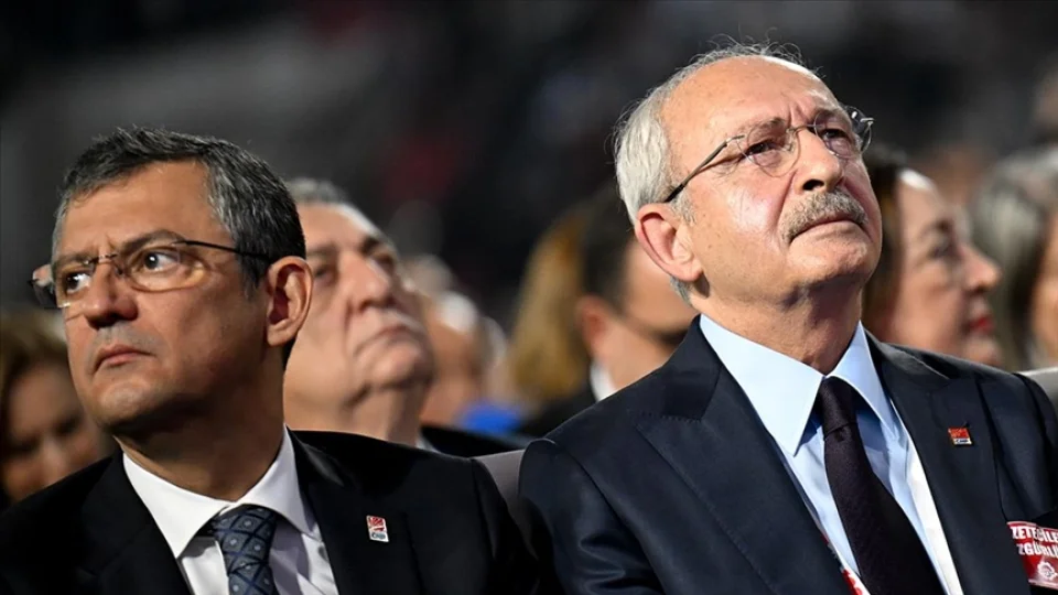 Ankara Bölge Adliye Mahkemesi, CHP'deki "mutlak butlan" dosyasını Yargıtay'a gönderdi. Adli tatil öncesi son iş gününde Yargıtay kararı bozarsa Özgür Özel yönetimi dönecek; onarsa Kemal Kılıçdaroğlu yönetimi görevde kalıp Eylül'den itibaren kurultay takvimini işletecek