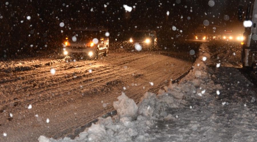 Antalya- Konya karayolunda kar ya���� etkili oluyor
