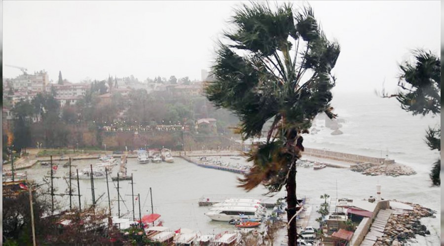 Antalya zor anlar ya�an�yor