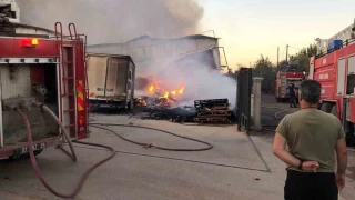 Antalya'da koli karton fabrikasında korkutan yangın