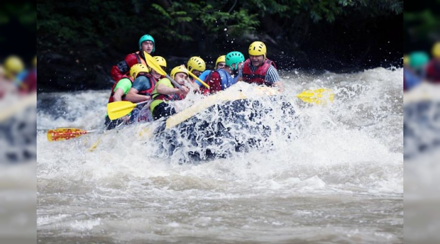 Arap turistlerden raftinge b�y�k ilgi