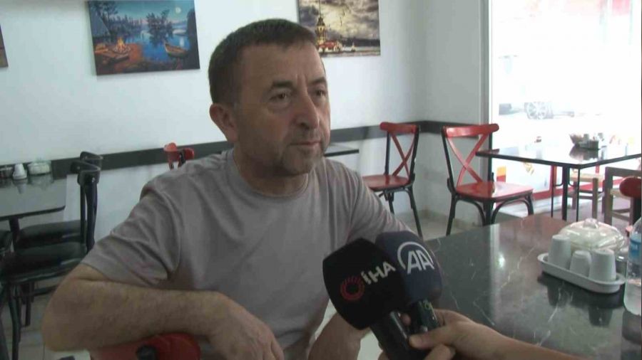 Arnavutk�y'de bal�k kokulu pis �ebeke suyu isyan�, 'Suyu i�ip hastanelik oldum'