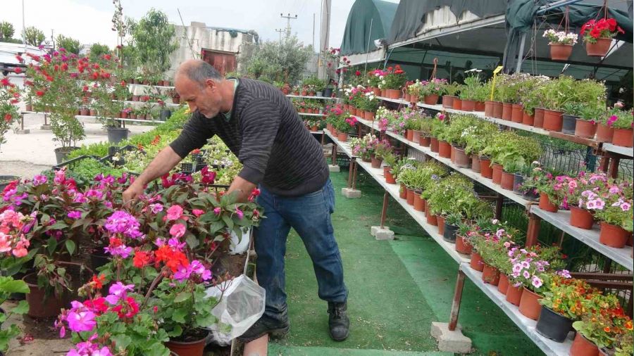 Artan �i�ek sat��lar� bu sefer y�rek yakt�