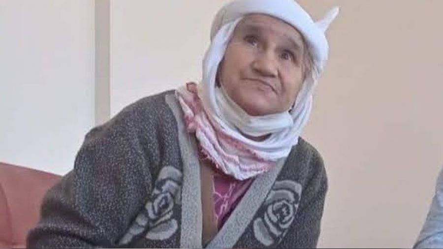 Asansöre sıkışıp hayatını kaybetti