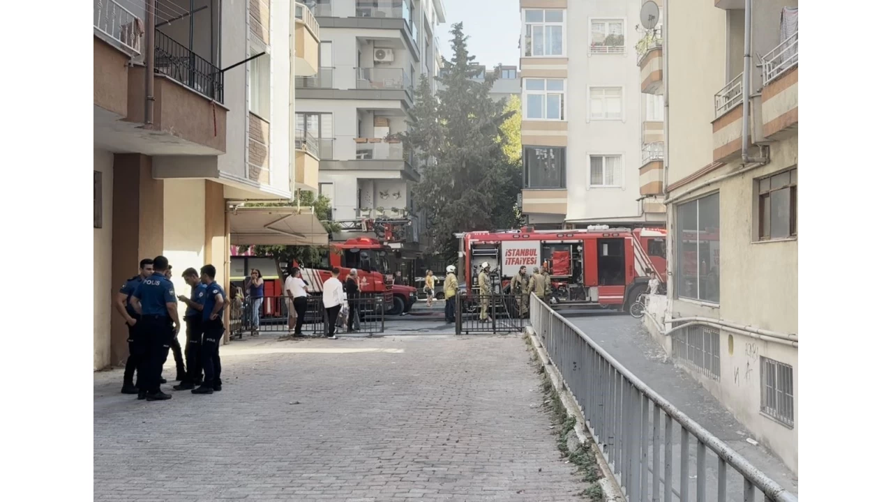 Avclar'da kozmetik deposunda yangn panii